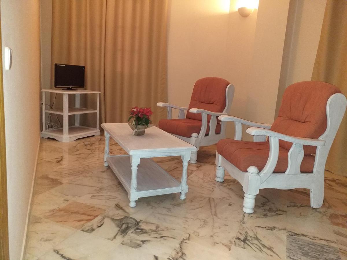 Hotel Anfiteatro Romano Santiponce Exterior foto